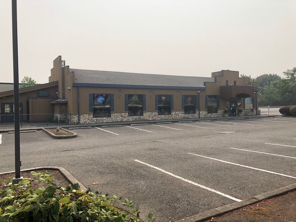 East Vancouver Restaurant Building & Business: 14387 SE Mill Plain Blvd, Vancouver, WA 98684